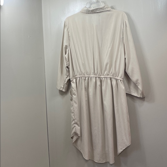 Speed Control Cream Button-Front Drawstring High-Low Shirt Dress - Picture 5 of 11